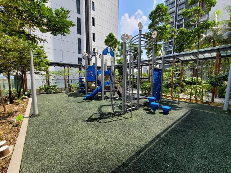 Apartment A2305 Grand Medini 100mbps Netflix By